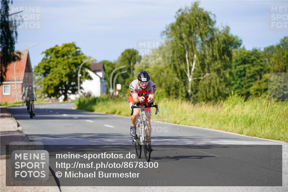 31.08.2025 - Elbe Triathlon Hamburg Michael Burmester http://msf.ph/oto/8678300 31.08.2025 10:33:48 Radfahren 758, 1223 meine-sportfotos.de