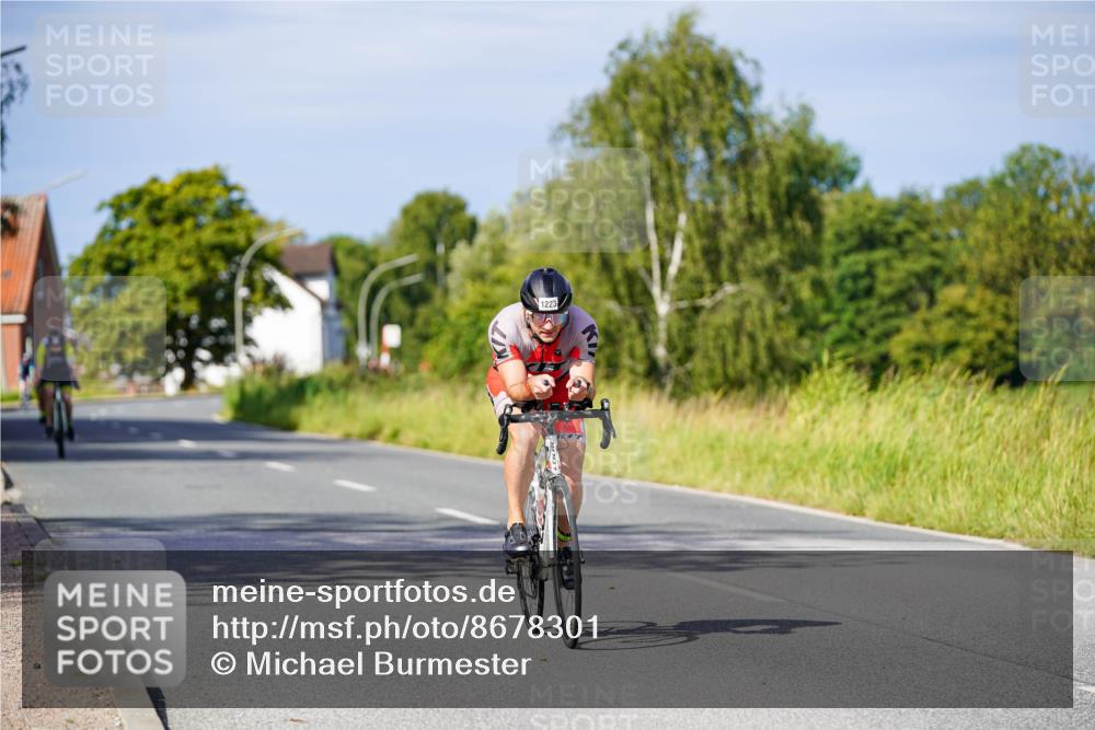 31.08.2025 - Elbe Triathlon Hamburg Michael Burmester http://msf.ph/oto/8678301 31.08.2025 10:33:49 Radfahren 758, 1025, 1223, 1238 meine-sportfotos.de