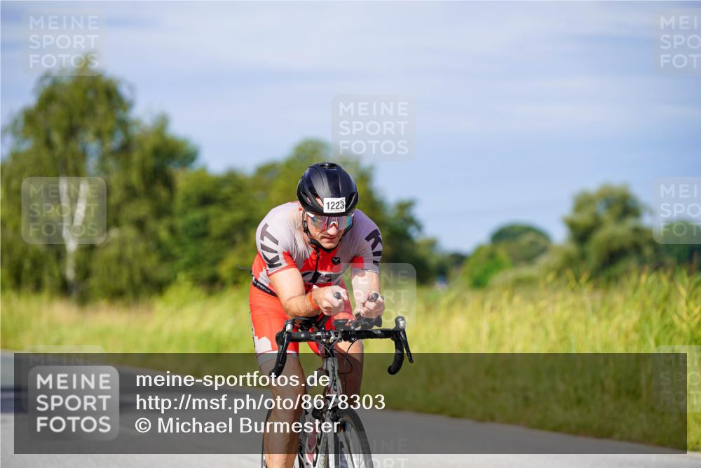 31.08.2025 - Elbe Triathlon Hamburg Michael Burmester http://msf.ph/oto/8678303 31.08.2025 10:33:50 Radfahren 1025, 1223, 1238 meine-sportfotos.de