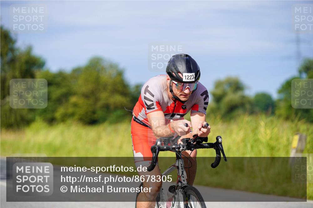 31.08.2025 - Elbe Triathlon Hamburg Michael Burmester http://msf.ph/oto/8678305 31.08.2025 10:33:50 Radfahren 1025, 1223, 1238 meine-sportfotos.de