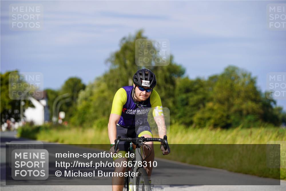 31.08.2025 - Elbe Triathlon Hamburg Michael Burmester http://msf.ph/oto/8678310 31.08.2025 10:33:55 Radfahren 1025, 1238 meine-sportfotos.de