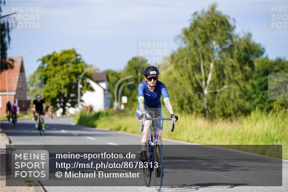 31.08.2025 - Elbe Triathlon Hamburg Michael Burmester http://msf.ph/oto/8678313 31.08.2025 10:34:03 Radfahren 874, 1225 meine-sportfotos.de