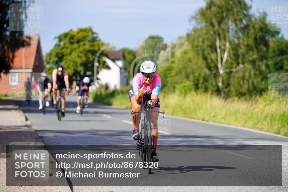31.08.2025 - Elbe Triathlon Hamburg Michael Burmester http://msf.ph/oto/8678320 31.08.2025 10:34:10 Radfahren 909, 1033, 1090, 1136, 1190, 1225 meine-sportfotos.de