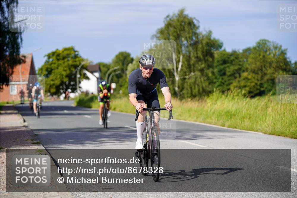 31.08.2025 - Elbe Triathlon Hamburg Michael Burmester http://msf.ph/oto/8678328 31.08.2025 10:34:14 Radfahren 909, 928, 1033, 1090, 1136, 1167, 1190 meine-sportfotos.de