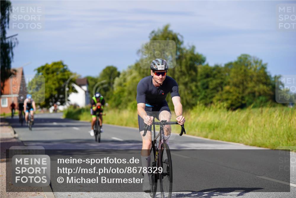 31.08.2025 - Elbe Triathlon Hamburg Michael Burmester http://msf.ph/oto/8678329 31.08.2025 10:34:15 Radfahren 928, 1033, 1090, 1136, 1167, 1190 meine-sportfotos.de
