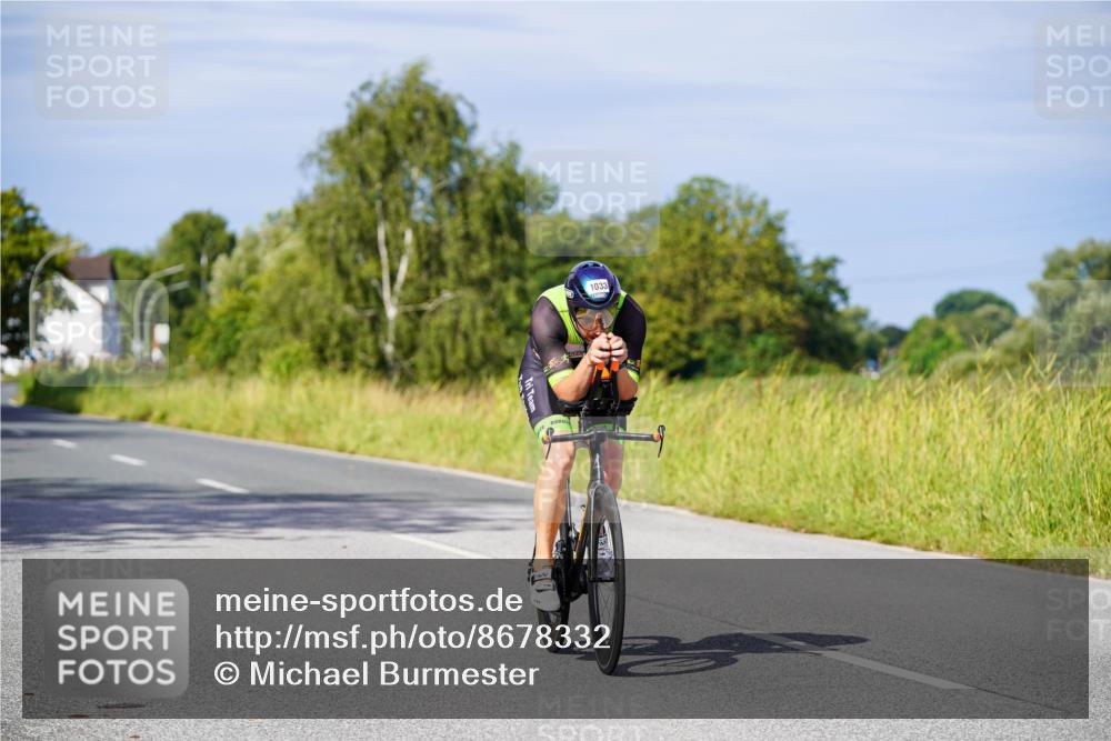 31.08.2025 - Elbe Triathlon Hamburg Michael Burmester http://msf.ph/oto/8678332 31.08.2025 10:34:16 Radfahren 928, 1033, 1090, 1136, 1167, 1190 meine-sportfotos.de