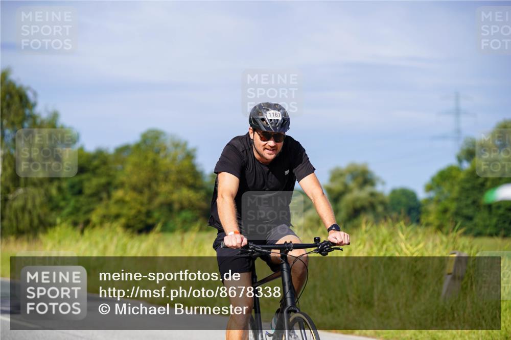 31.08.2025 - Elbe Triathlon Hamburg Michael Burmester http://msf.ph/oto/8678338 31.08.2025 10:34:20 Radfahren 928, 1167, 1176 meine-sportfotos.de