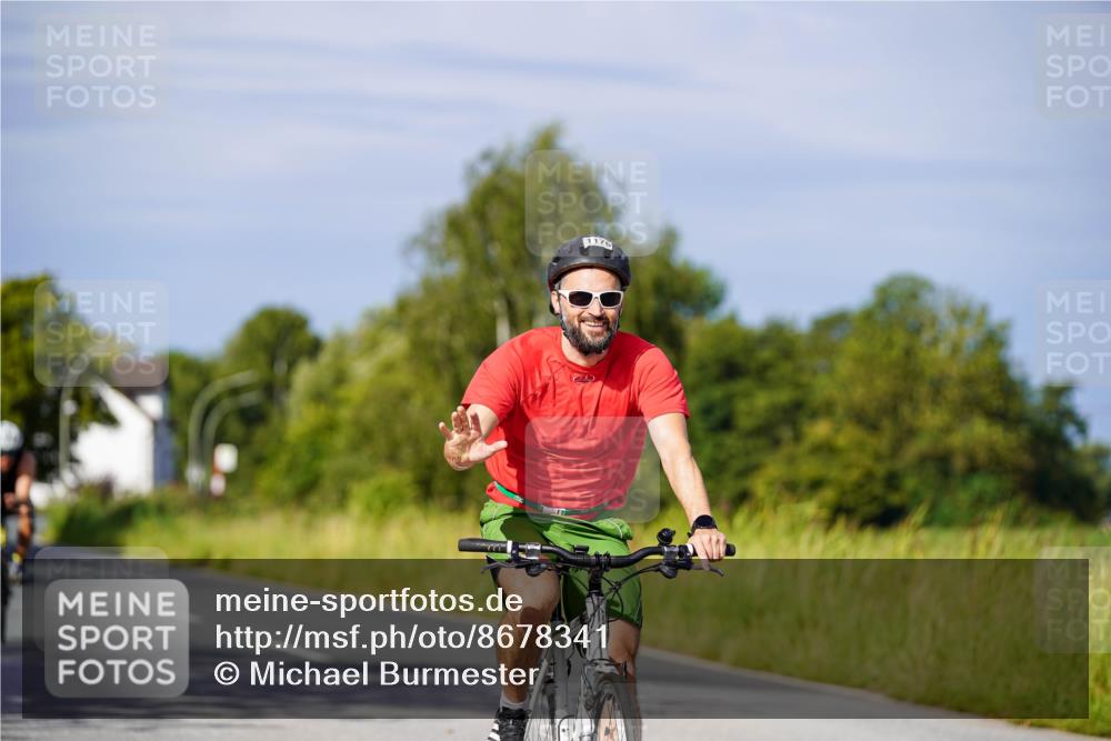 31.08.2025 - Elbe Triathlon Hamburg Michael Burmester http://msf.ph/oto/8678341 31.08.2025 10:34:25 Radfahren 1146, 1176 meine-sportfotos.de