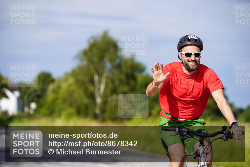 31.08.2025 - Elbe Triathlon Hamburg Michael Burmester http://msf.ph/oto/8678342 31.08.2025 10:34:26 Radfahren 1146, 1176 meine-sportfotos.de