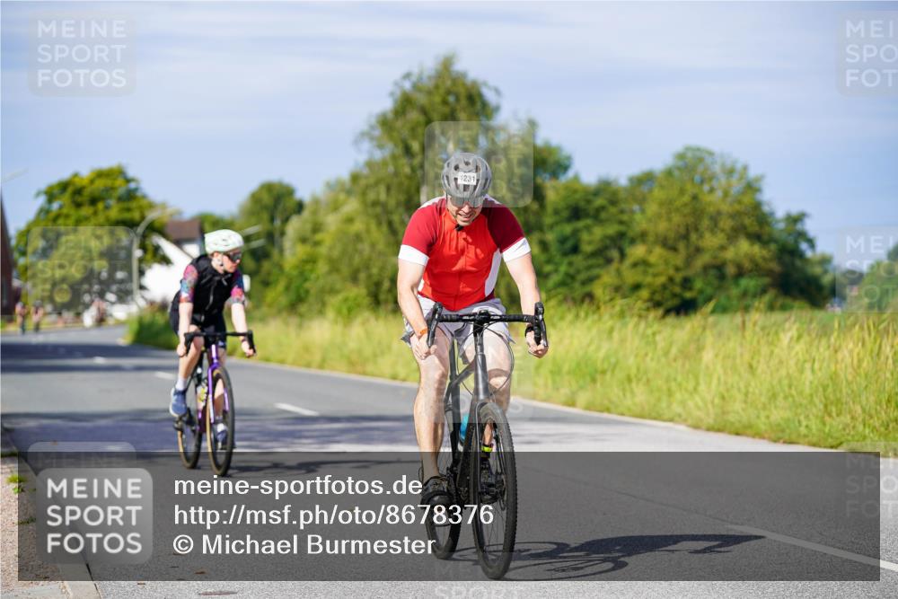 31.08.2025 - Elbe Triathlon Hamburg Michael Burmester http://msf.ph/oto/8678376 31.08.2025 10:34:49 Radfahren 841, 1231, 1244 meine-sportfotos.de