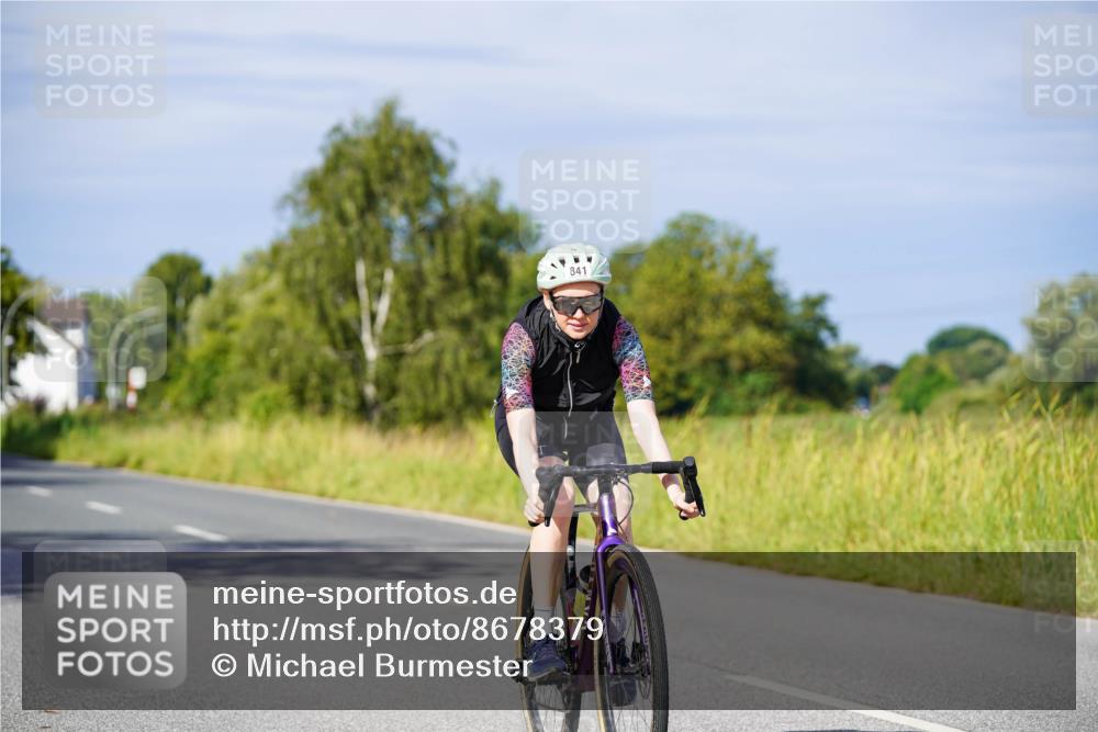 31.08.2025 - Elbe Triathlon Hamburg Michael Burmester http://msf.ph/oto/8678379 31.08.2025 10:34:50 Radfahren 841, 1231, 1244 meine-sportfotos.de