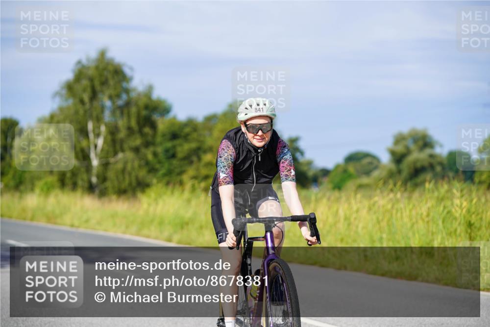 31.08.2025 - Elbe Triathlon Hamburg Michael Burmester http://msf.ph/oto/8678381 31.08.2025 10:34:51 Radfahren 841, 1220, 1231, 1244 meine-sportfotos.de