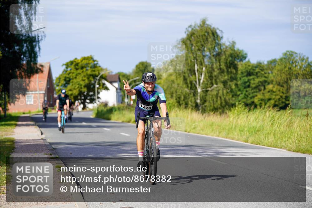 31.08.2025 - Elbe Triathlon Hamburg Michael Burmester http://msf.ph/oto/8678382 31.08.2025 10:34:57 Radfahren 1045, 1205, 1220 meine-sportfotos.de