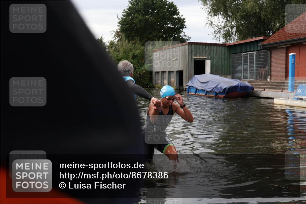 31.08.2025 - Elbe Triathlon Hamburg Luisa Fischer http://msf.ph/oto/8678386 31.08.2025 12:06:31 Schwimmen 1627 meine-sportfotos.de