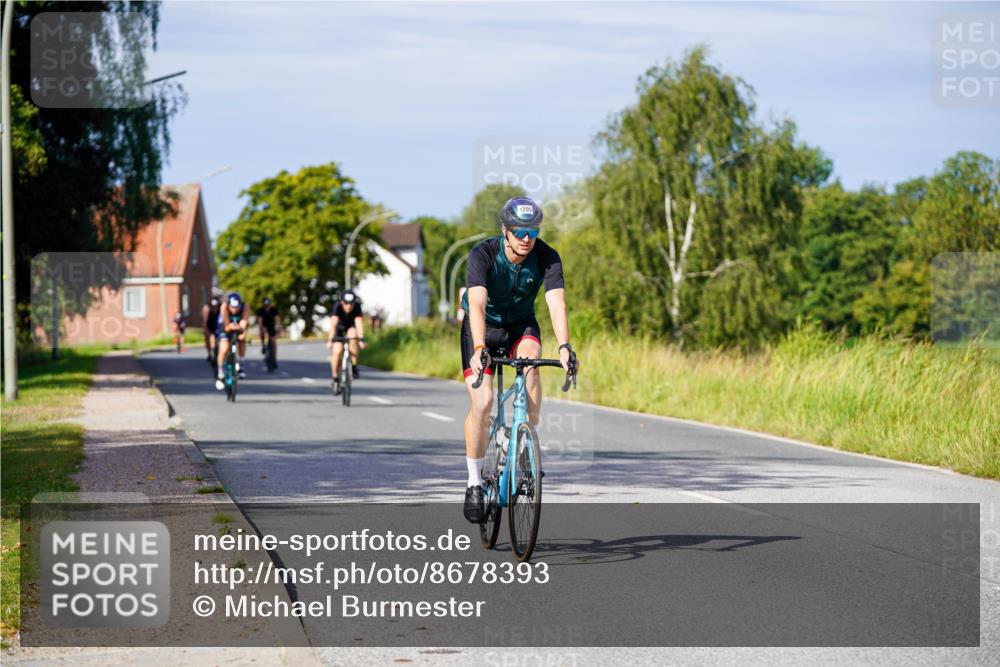 31.08.2025 - Elbe Triathlon Hamburg Michael Burmester http://msf.ph/oto/8678393 31.08.2025 10:35:01 Radfahren 901, 1045, 1126, 1205, 1220, 1236 meine-sportfotos.de