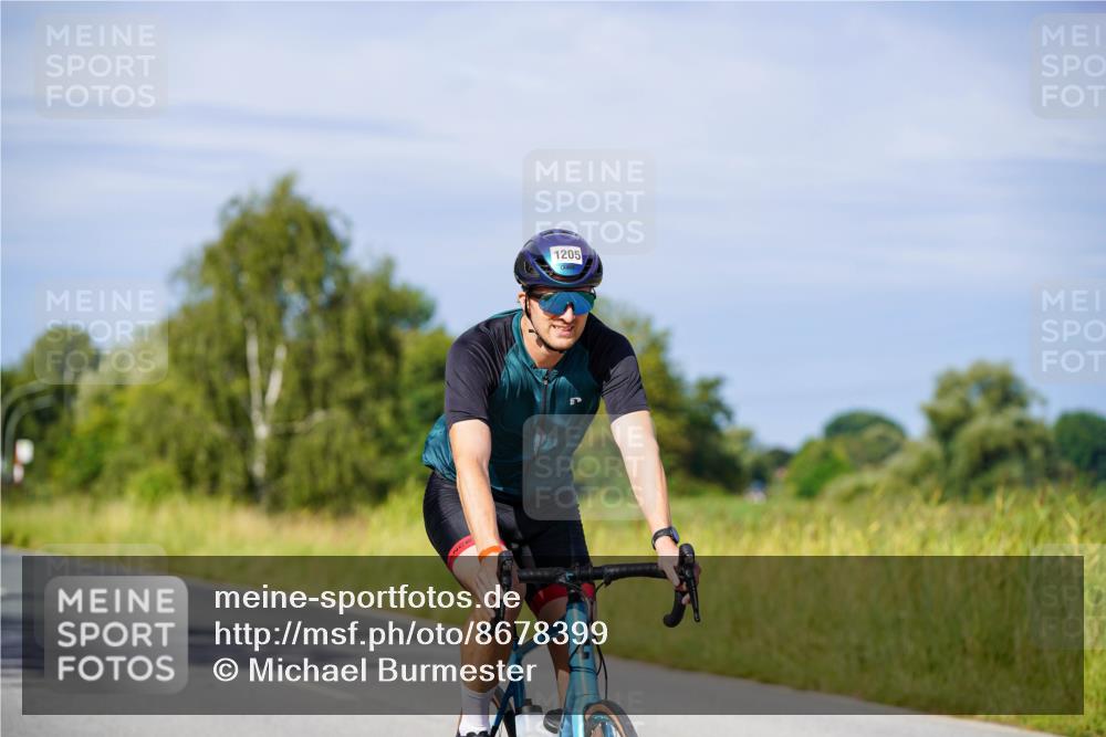 31.08.2025 - Elbe Triathlon Hamburg Michael Burmester http://msf.ph/oto/8678399 31.08.2025 10:35:02 Radfahren 901, 1034, 1045, 1126, 1205, 1236 meine-sportfotos.de