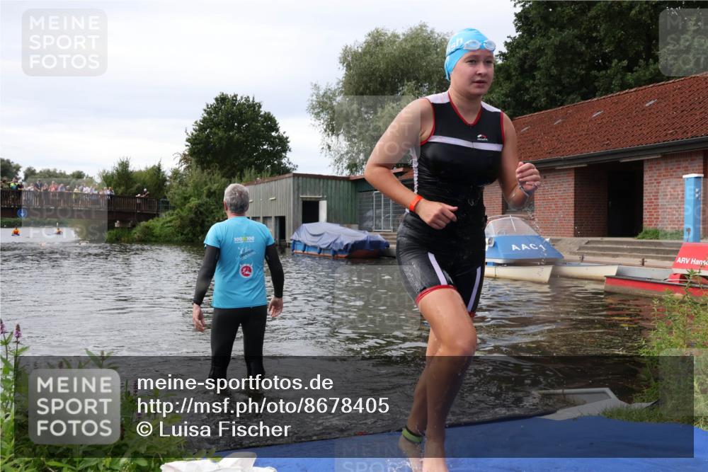 31.08.2025 - Elbe Triathlon Hamburg Luisa Fischer http://msf.ph/oto/8678405 31.08.2025 12:06:44 Schwimmen 1630 meine-sportfotos.de
