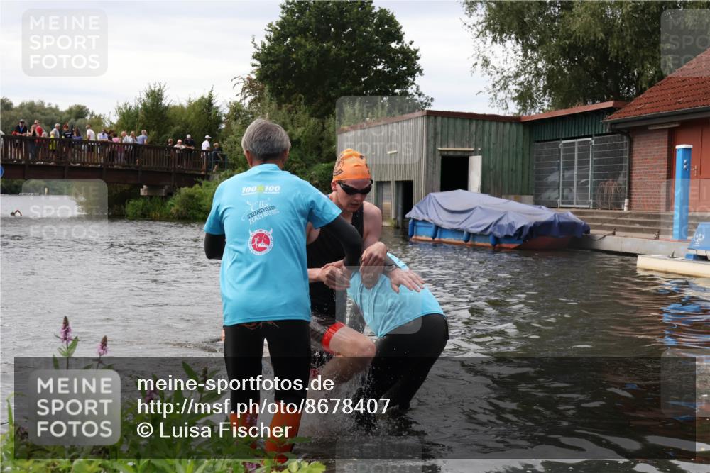 31.08.2025 - Elbe Triathlon Hamburg Luisa Fischer http://msf.ph/oto/8678407 31.08.2025 12:07:28 Schwimmen 1621, 1623, 1626 meine-sportfotos.de