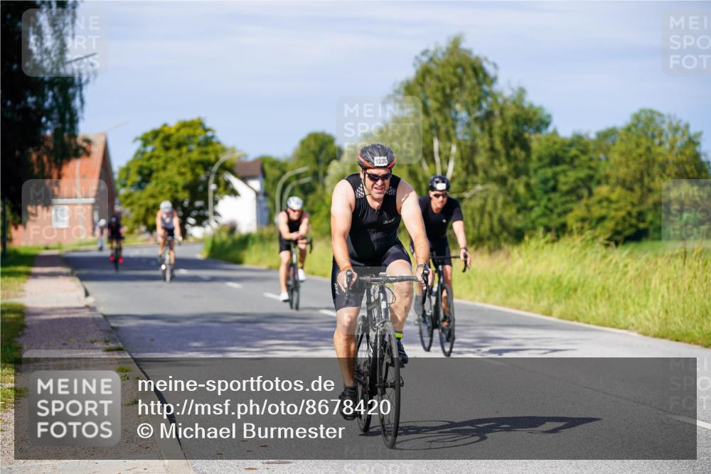 31.08.2025 - Elbe Triathlon Hamburg Michael Burmester http://msf.ph/oto/8678420 31.08.2025 10:35:07 Radfahren 794, 901, 957, 1034, 1045, 1126, 1236 meine-sportfotos.de