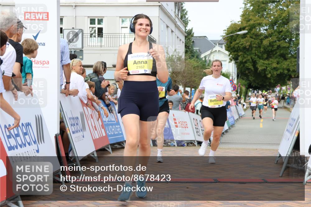 31.08.2025 - 21. Blankeneser Heldenlauf Strokosch-Dieckow http://msf.ph/oto/8678423 31.08.2025 10:26:19 Ziel 2162, 2046, 2252, 2564, 2467 meine-sportfotos.de