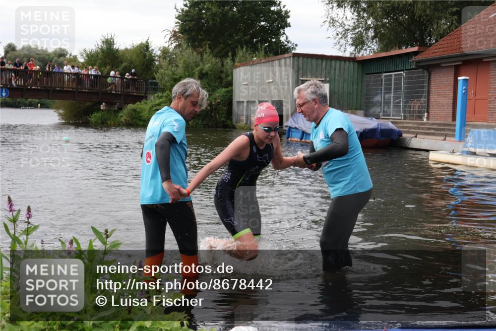 31.08.2025 - Elbe Triathlon Hamburg Luisa Fischer http://msf.ph/oto/8678442 31.08.2025 12:08:05 Schwimmen 1628 meine-sportfotos.de