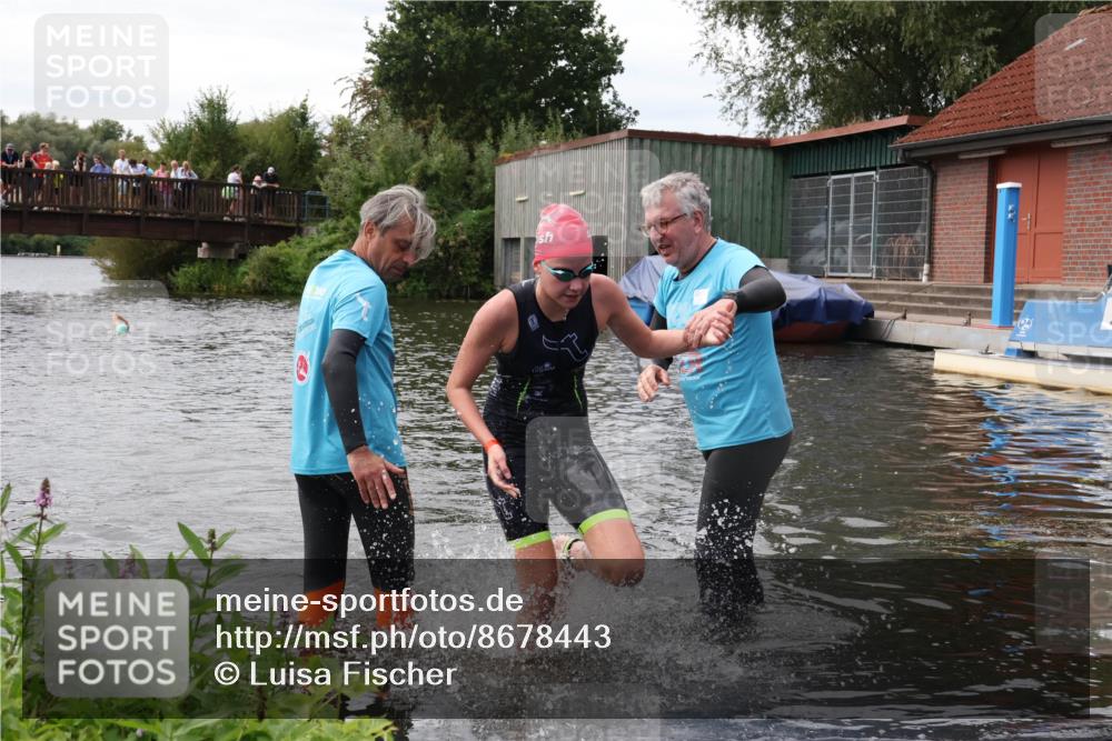 31.08.2025 - Elbe Triathlon Hamburg Luisa Fischer http://msf.ph/oto/8678443 31.08.2025 12:08:05 Schwimmen 1628 meine-sportfotos.de