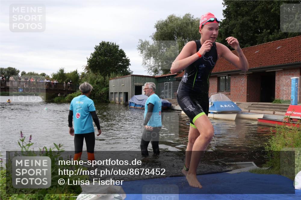 31.08.2025 - Elbe Triathlon Hamburg Luisa Fischer http://msf.ph/oto/8678452 31.08.2025 12:08:07 Schwimmen 1628 meine-sportfotos.de