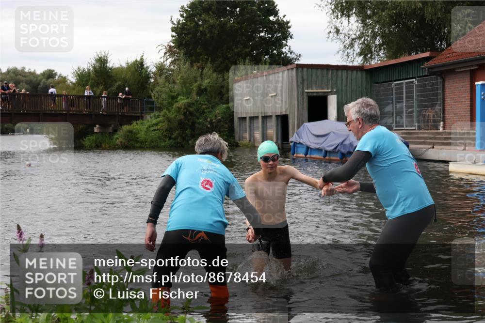 31.08.2025 - Elbe Triathlon Hamburg Luisa Fischer http://msf.ph/oto/8678454 31.08.2025 12:08:34 Schwimmen 1619 meine-sportfotos.de