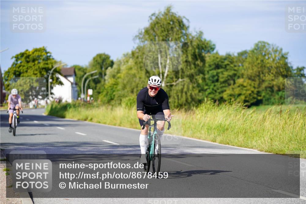 31.08.2025 - Elbe Triathlon Hamburg Michael Burmester http://msf.ph/oto/8678459 31.08.2025 10:35:18 Radfahren 856, 960 meine-sportfotos.de