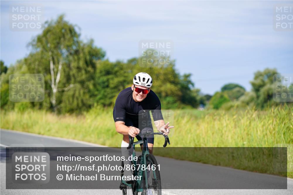 31.08.2025 - Elbe Triathlon Hamburg Michael Burmester http://msf.ph/oto/8678461 31.08.2025 10:35:19 Radfahren 856, 960 meine-sportfotos.de