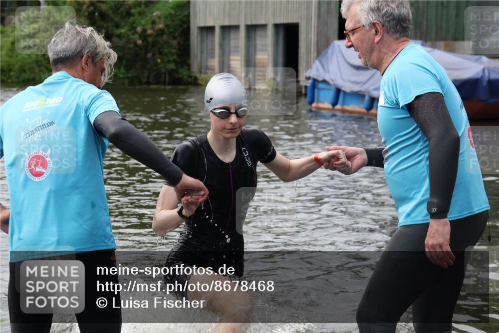 31.08.2025 - Elbe Triathlon Hamburg Luisa Fischer http://msf.ph/oto/8678468 31.08.2025 12:09:05 Schwimmen 1632 meine-sportfotos.de