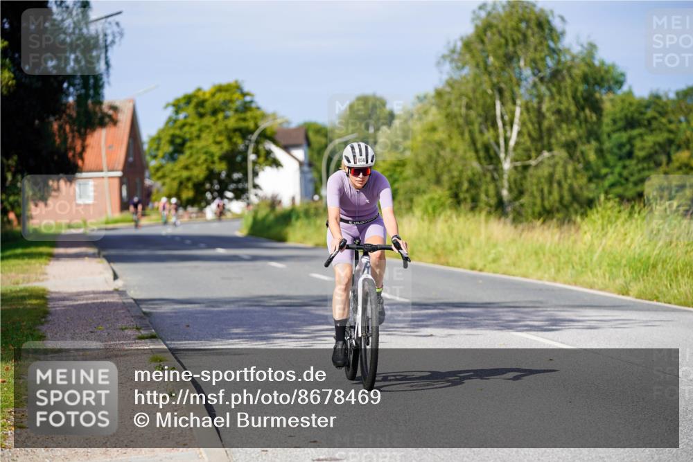 31.08.2025 - Elbe Triathlon Hamburg Michael Burmester http://msf.ph/oto/8678469 31.08.2025 10:35:21 Radfahren 856, 960 meine-sportfotos.de