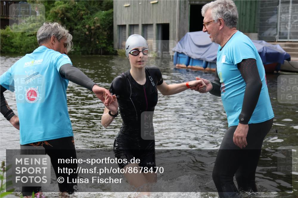 31.08.2025 - Elbe Triathlon Hamburg Luisa Fischer http://msf.ph/oto/8678470 31.08.2025 12:09:05 Schwimmen 1632 meine-sportfotos.de
