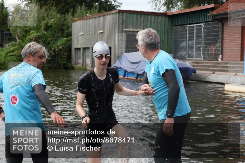 31.08.2025 - Elbe Triathlon Hamburg Luisa Fischer http://msf.ph/oto/8678471 31.08.2025 12:09:06 Schwimmen 1632 meine-sportfotos.de