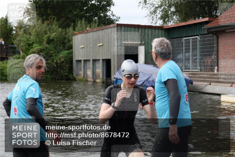 31.08.2025 - Elbe Triathlon Hamburg Luisa Fischer http://msf.ph/oto/8678472 31.08.2025 12:09:06 Schwimmen 1632 meine-sportfotos.de