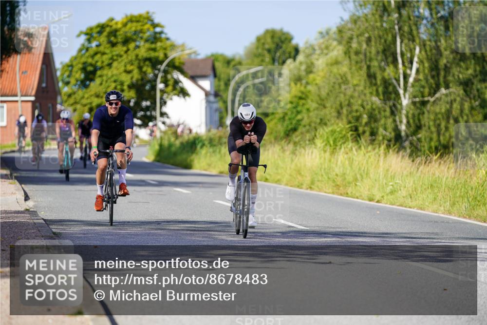 31.08.2025 - Elbe Triathlon Hamburg Michael Burmester http://msf.ph/oto/8678483 31.08.2025 10:35:32 Radfahren 777, 986, 1081, 1100 meine-sportfotos.de