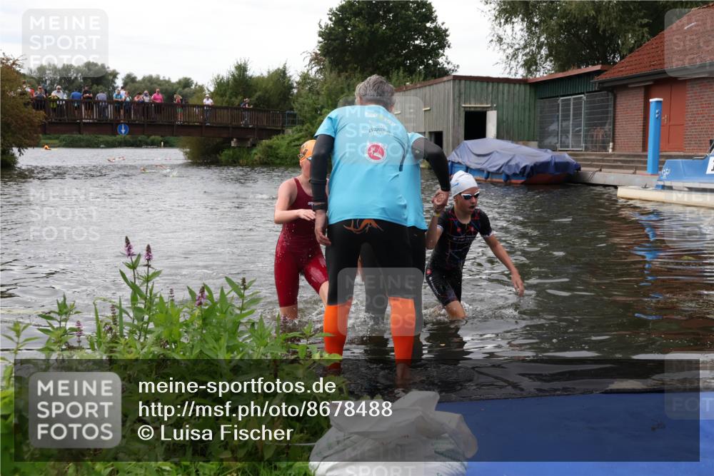 31.08.2025 - Elbe Triathlon Hamburg Luisa Fischer http://msf.ph/oto/8678488 31.08.2025 12:21:45 Schwimmen 1650, 1662 meine-sportfotos.de
