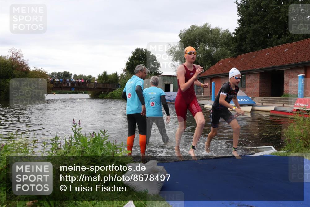 31.08.2025 - Elbe Triathlon Hamburg Luisa Fischer http://msf.ph/oto/8678497 31.08.2025 12:21:46 Schwimmen 1650, 1662 meine-sportfotos.de