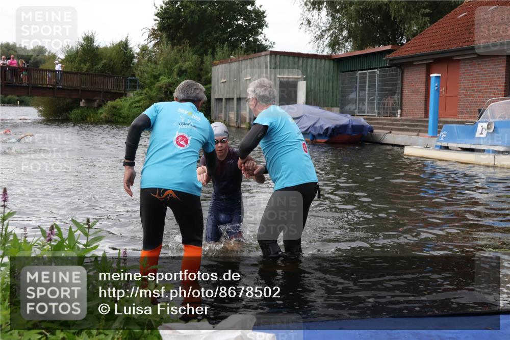 31.08.2025 - Elbe Triathlon Hamburg Luisa Fischer http://msf.ph/oto/8678502 31.08.2025 12:22:01 Schwimmen 1651 meine-sportfotos.de