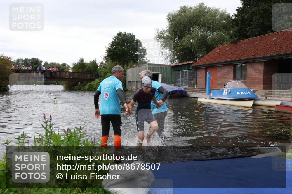 31.08.2025 - Elbe Triathlon Hamburg Luisa Fischer http://msf.ph/oto/8678507 31.08.2025 12:22:02 Schwimmen 1651 meine-sportfotos.de