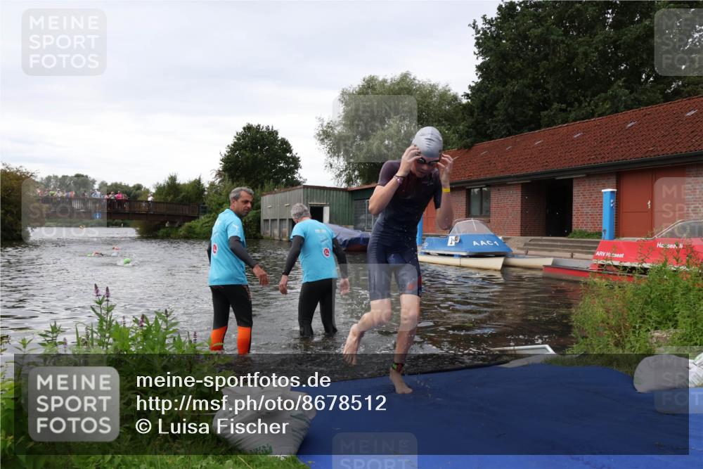 31.08.2025 - Elbe Triathlon Hamburg Luisa Fischer http://msf.ph/oto/8678512 31.08.2025 12:22:03 Schwimmen 1651 meine-sportfotos.de