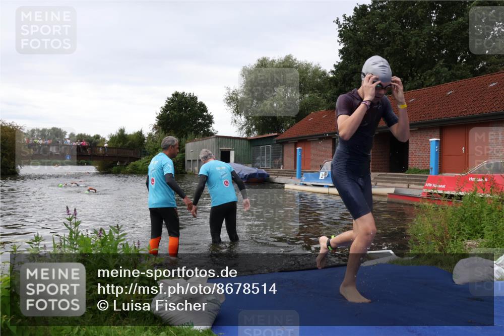 31.08.2025 - Elbe Triathlon Hamburg Luisa Fischer http://msf.ph/oto/8678514 31.08.2025 12:22:03 Schwimmen 1651 meine-sportfotos.de