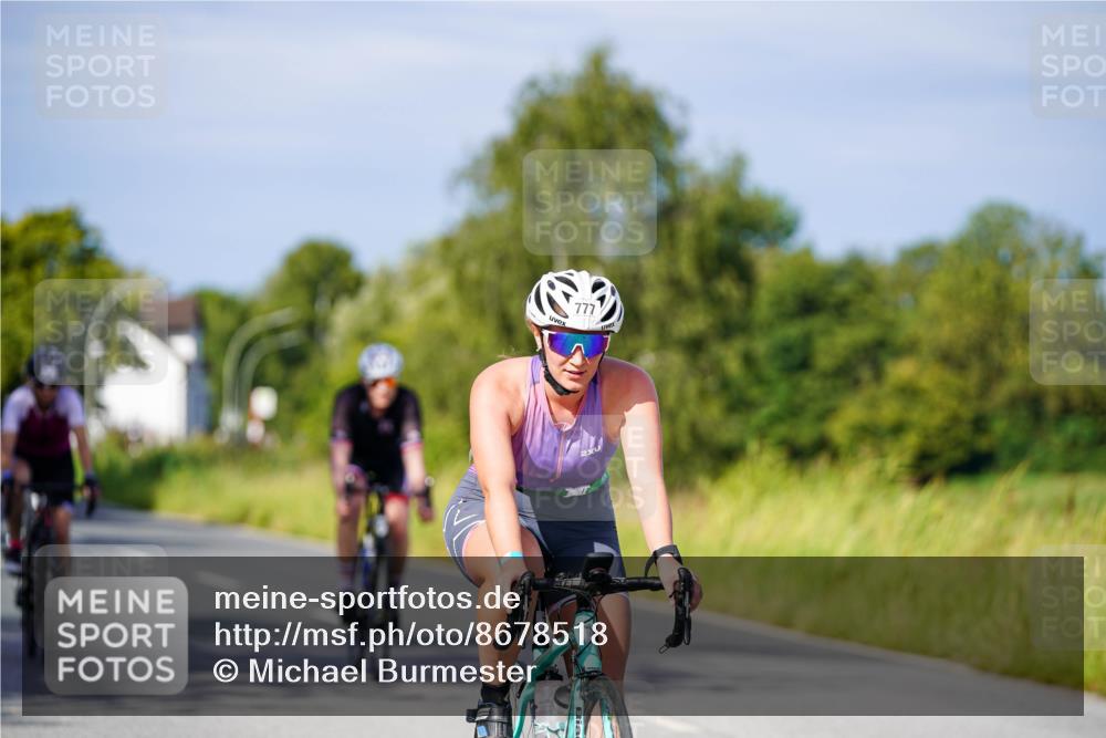 31.08.2025 - Elbe Triathlon Hamburg Michael Burmester http://msf.ph/oto/8678518 31.08.2025 10:35:38 Radfahren 777, 803, 903, 986, 1023, 1101, 1156, 1228 meine-sportfotos.de