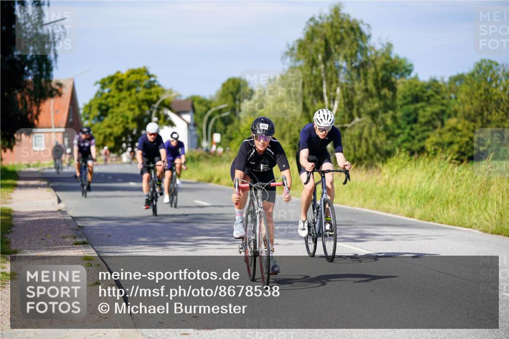 31.08.2025 - Elbe Triathlon Hamburg Michael Burmester http://msf.ph/oto/8678538 31.08.2025 10:35:41 Radfahren 777, 803, 903, 986, 1023, 1036, 1101, 1156, 1228 meine-sportfotos.de