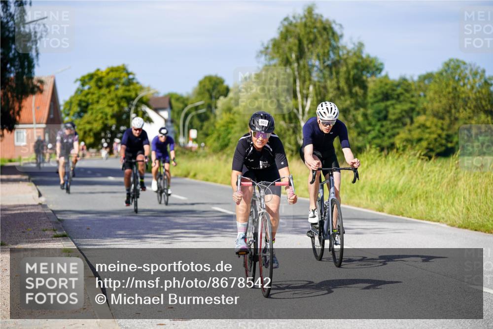 31.08.2025 - Elbe Triathlon Hamburg Michael Burmester http://msf.ph/oto/8678542 31.08.2025 10:35:41 Radfahren 777, 803, 903, 986, 1023, 1036, 1101, 1156, 1228 meine-sportfotos.de
