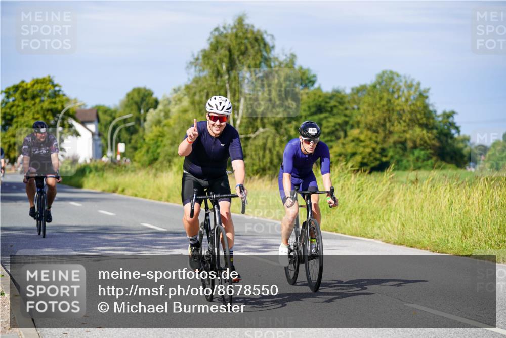 31.08.2025 - Elbe Triathlon Hamburg Michael Burmester http://msf.ph/oto/8678550 31.08.2025 10:35:43 Radfahren 803, 903, 1023, 1036, 1101, 1156, 1186, 1228 meine-sportfotos.de