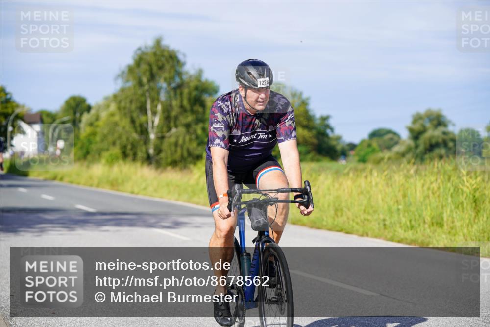 31.08.2025 - Elbe Triathlon Hamburg Michael Burmester http://msf.ph/oto/8678562 31.08.2025 10:35:45 Radfahren 930, 1023, 1036, 1064, 1101, 1156, 1186, 1228 meine-sportfotos.de