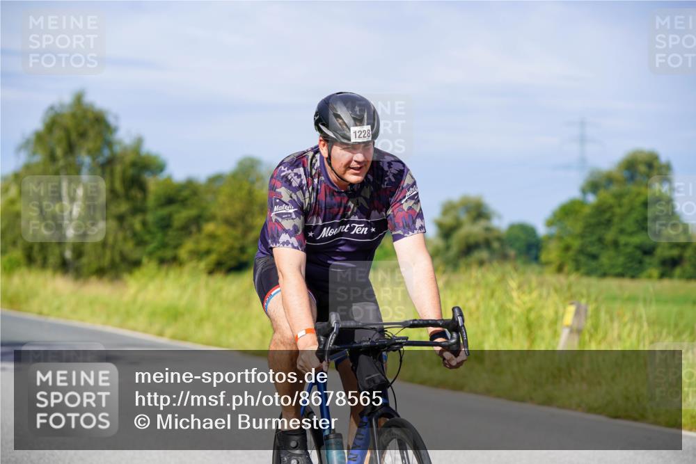 31.08.2025 - Elbe Triathlon Hamburg Michael Burmester http://msf.ph/oto/8678565 31.08.2025 10:35:45 Radfahren 930, 1023, 1036, 1064, 1101, 1156, 1186, 1228 meine-sportfotos.de