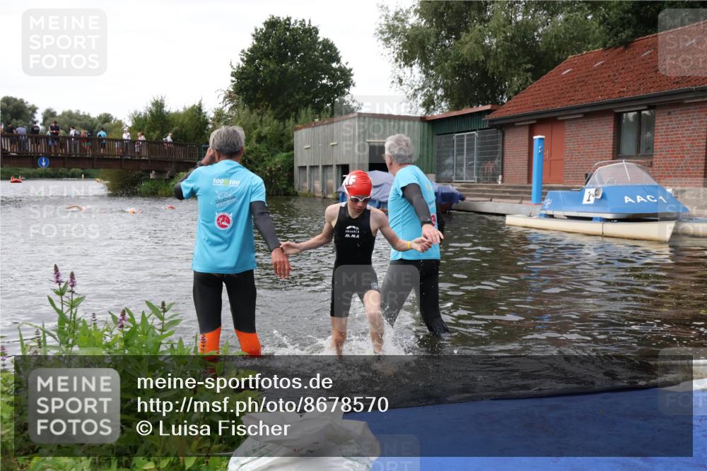 31.08.2025 - Elbe Triathlon Hamburg Luisa Fischer http://msf.ph/oto/8678570 31.08.2025 12:22:31 Schwimmen 1656 meine-sportfotos.de
