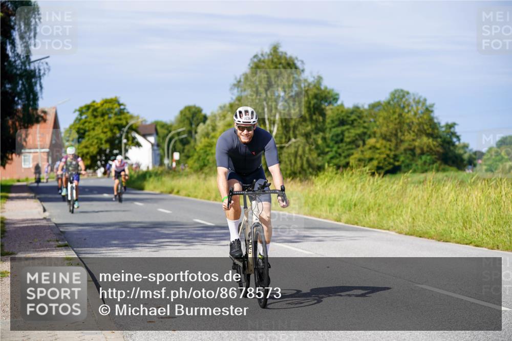 31.08.2025 - Elbe Triathlon Hamburg Michael Burmester http://msf.ph/oto/8678573 31.08.2025 10:35:47 Radfahren 921, 930, 1036, 1064, 1186, 1228, 1237 meine-sportfotos.de